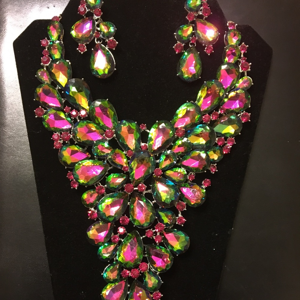 Necklace & Earring Set